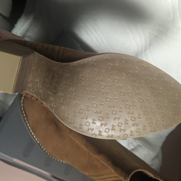 DV8 Dolce Vita Western Inspired Chelsea Boot - Picture 3 of 10